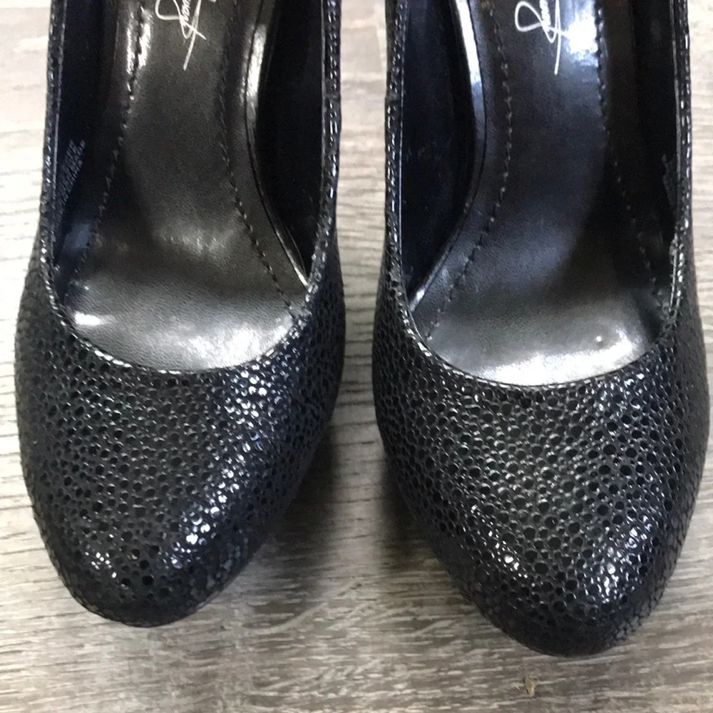 ABS Allen Schwartz leather platform pumps size 7.5